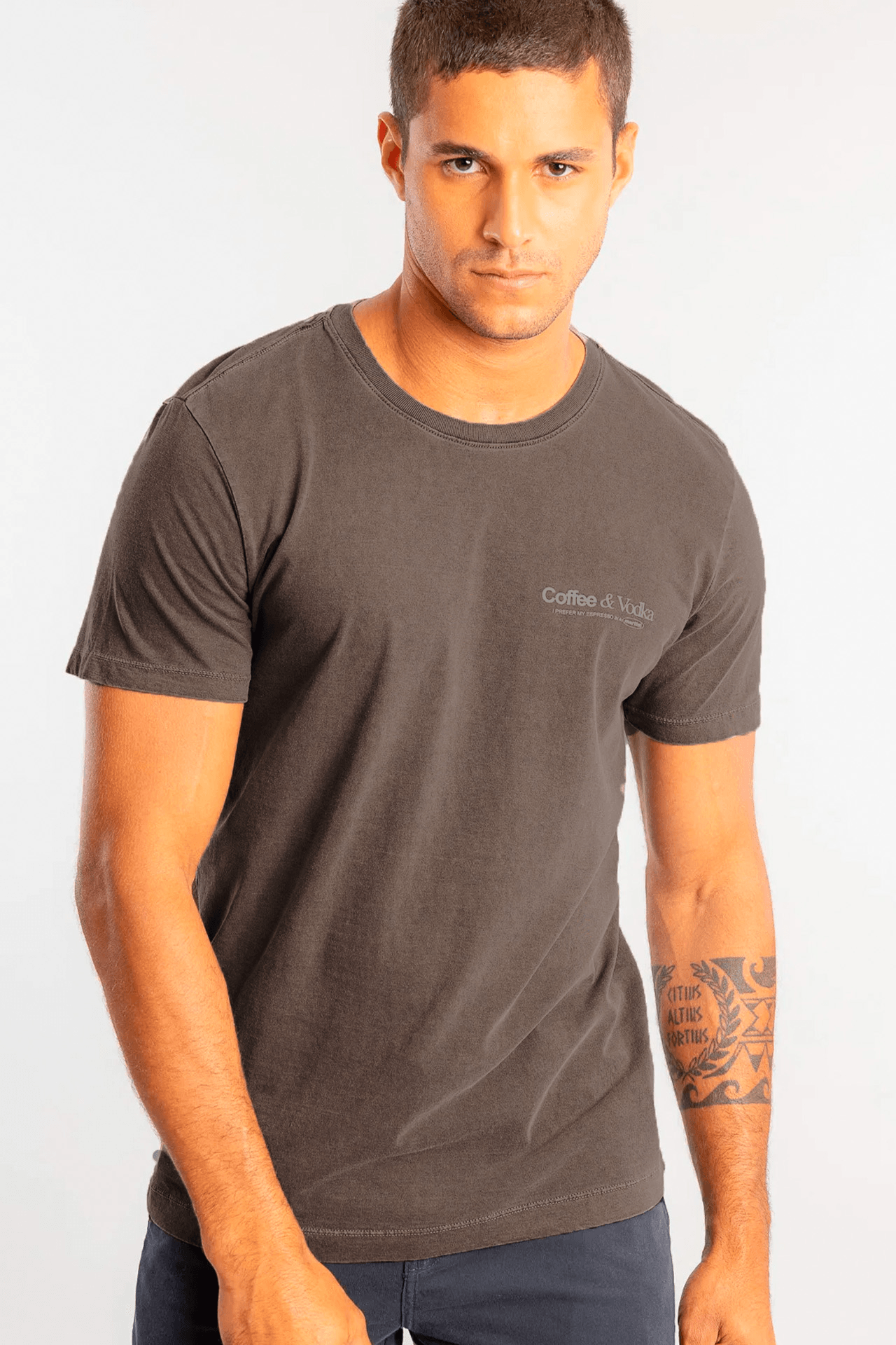 Camiseta Coffee & Vodka W26 - Marrom